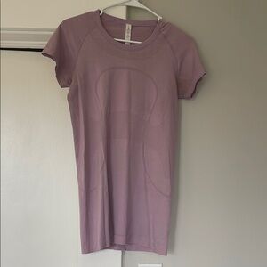 Lululemon mauve/lavender top